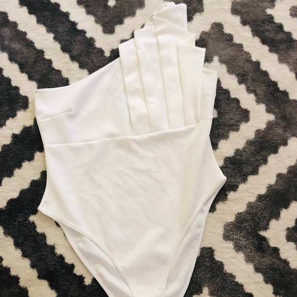 Off white one shoulder bodysuit - Picture 3 of 5